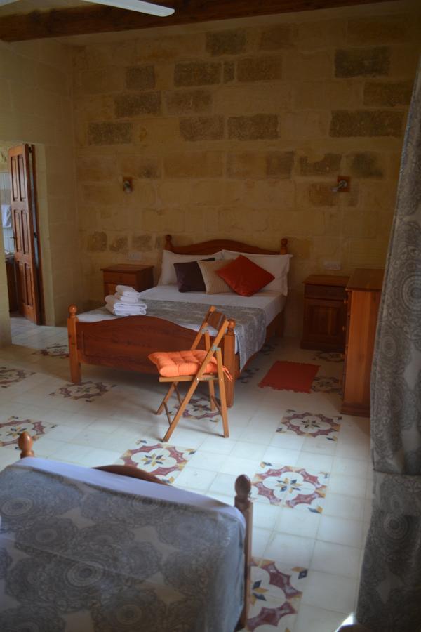 Taljola B&B Għarb Esterno foto