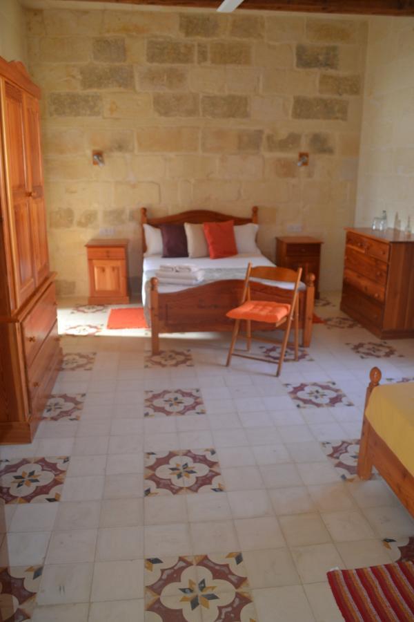 Taljola B&B Għarb Esterno foto